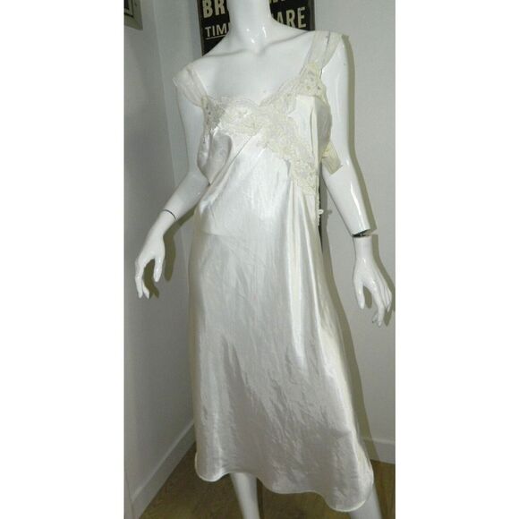 Intimo Amore Nightgown Women's Size Medium Ivory White Beaded Lace